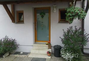 Pension/FeWo Elsa Tschernach – Ferienwohnung 2 (45 m²) mit kleinem Balkon