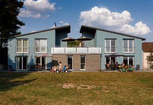Ferienhof Waldblick – Ferienwohnung Abendrot (86qm im 1. OG) mit Terrasse und freiem Blick über Wiesen und Äcker