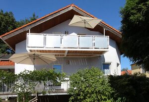 Ferienhaus "Kleine Auszeit" Parkstraße – Ferienwohnung 1 mit zwei sep. Schlafzimmern und großer Terrasse