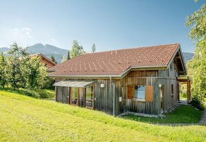 Ferienhaus Fuchsweg im Feriendorf Reichenbach (F24a) – Freundliches Holzhaus mit zwei Schlafzimmern (F24a)