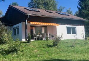 Ferienhaus Fuchsweg im Feriendorf Reichenbach (F5) – Ferienhaus mit 4 Schlafzimmern und Terrasse (HT, F5)