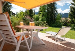 Ferienhaus Fuchsweg im Feriendorf Reichenbach (F2) – Modernisiertes Ferienhaus mit Sonnenterrasse (F2)