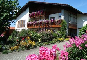 Ferienwohnungen Krenn – FeWo mit Wintergarten, überdachtem Balkon und WLAN (56qm)