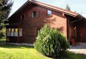 Ferienhaus im Feriendorf Reichenbach (B12a) – Ferienhaus in Holzbauweise mit großem Garten (B12a)