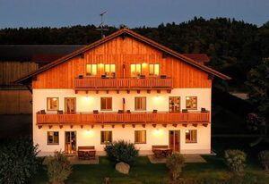 Landhaus Altweck – Ferienwohnung 5 / 60 m² *** mit Balkon