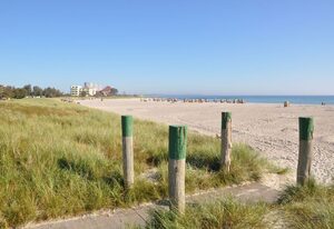 Burgtiefe Südstrand – Ferienwohnung "Oskar" am Südstrand Burgtiefe mit Balkon & Ostseeblick-2 Personen