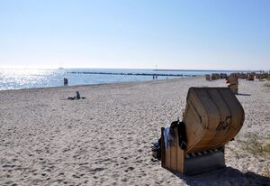 Burgtiefe Südstrand – Ferienwohnung "Oskar" am Südstrand Burgtiefe mit Balkon & Ostseeblick-2 Personen