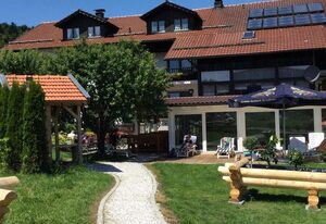 Happy Hirsch Restaurant und Hotel Hirschenstein – Gartensuite