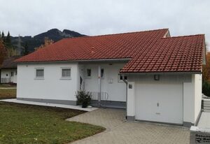 Ferienhaus Dachspfad im Feriendorf Reichenbach (6) – Ferienhaus in ruhiger Lage mit Blick auf die Alpen (D6)
