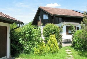 Ferienhaus Untere Gamssteige im Feriendorf Reichenbach (UG1) – Geräumiges Ferienhaus mit Bergblick auf drei Etagen (UG1)