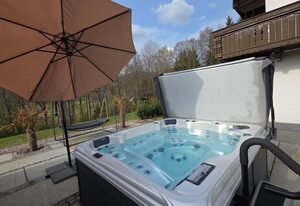 Ferienwohnungen Baur – Ferienwohnung Bachrauschen (65qm) für 4 Personen mit Terrasse