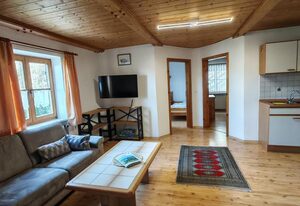 Ferienwohnungen Baur – Ferienwohnung Bachrauschen (65qm) für 4 Personen mit Terrasse