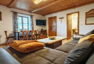 Ferienwohnungen Baur – Ferienwohnung Bachrauschen (65qm) für 4 Personen mit Terrasse