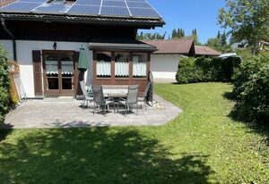 Ferienhaus Untere Gamssteige im Feriendorf Reichenbach (UG2) – Haus Simon mit Bergblick und Garten (HT, UG2)