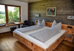 Ferienhof Dirnberg – 5-Sterne-Ferienwohnung mit Ostbalkon für 1 - 5 Personen, 75 qm