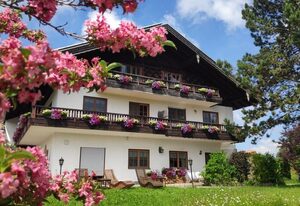 Ferienhof Dirnberg – 5-Sterne-Ferienwohnung mit Ostbalkon für 1 - 5 Personen, 75 qm