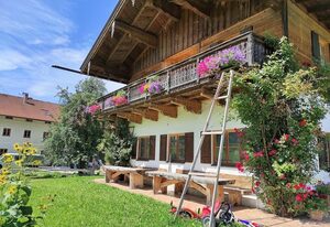 Unterwildenriederhof – Ferienwohnung Hochries, Balkon, eigener Eingang, 1 Schlafzimmer, Wohn/Schlafraum