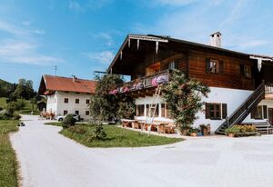 Unterwildenriederhof – Ferienwohnung Hochries, Balkon, eigener Eingang, 1 Schlafzimmer, Wohn/Schlafraum
