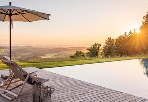 Chiemsee Chalet – Kuschel-Chalet-Suite  mit 40qm, Schlaf-/Wohnraum mit Küche und Bad mit Sauna