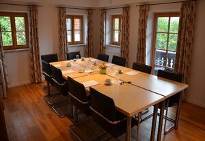 Landhof Angstl - Gästezimmer und Tagungsraum – Doppelzimmer, 18 qm², mit Du/WC z.B. "d'Bauernstubn"
