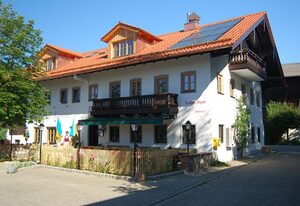 Landhof Angstl - Gästezimmer und Tagungsraum – Doppelzimmer, 18 qm², mit Du/WC z.B. "d'Bauernstubn"