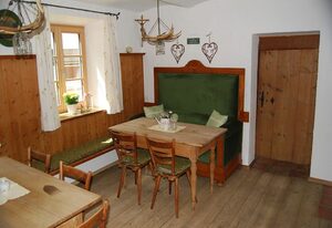Landhof Angstl - Gästezimmer und Tagungsraum – Doppelzimmer, 18 qm², mit Du/WC z.B. "d'Bauernstubn"
