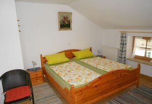Lenzenhof, Familie Christian und Stefanie Spitzl – Doppelzimmer mit Zustellbett und Einzelzimmer (ab 4. Person), Etagen DU/WC auf Bauernhof