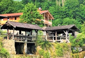 Ferienhaus Bachperle am Fuße des Wilden Kaisers – Fewo Bachperle mit Terrasse im Alpenlandhaus zentral und gleichzeitig naturnah gelegen