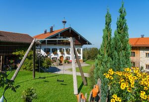 Stadlerhof – Ferienwohnung 57m², 1. Stock, eigener Eingang, Balkon, 1 Schlafzimmer, TV