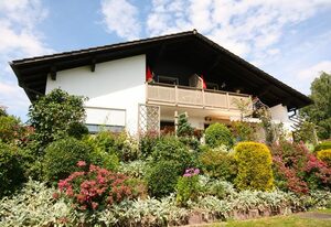 Ferienwohnung Holzapfel – Ferienhaus Holzapfel-Häusl (60qm) mit Balkon und Küchenzeile