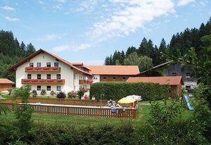 Ferienbauernhof Mehlbach – Ferienwohnung Holunder mit Balkon