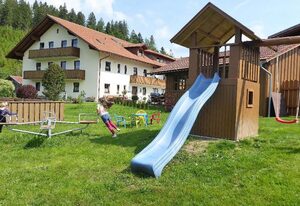 Ferienbauernhof Mehlbach – Ferienwohnung Holunder mit Balkon
