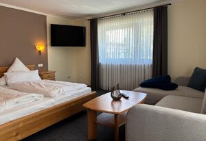 Pension Leithenwald – Ferienwohnung Silberberg (70qm) mit Balkon und zwei Schlafzimmern