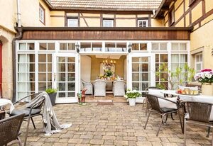 Villa mit Garten, Grill und Terrasse