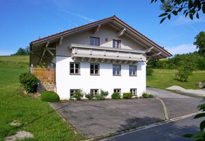 Ferienwohnung Schaupp – Ferienwohnung (80qm) mit Balkon und drei Schlafzimmern