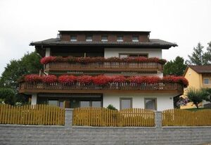 Gästehaus Steininger – Ferienwohnung (100qm) für 6 Personen mit 3 Schlafzimmern und vollausgestatteter Küche