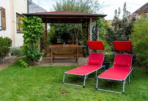 Ferienwohnung "Müller" – Ferienwohnung mit Garten und massivem Holzpavillon