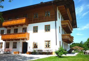 Fewo Pfeiffer/Bergblick – Ferienwohnung 80qm mit Balkon und Panoramablick für max. 5 Personen