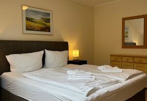 Chiemgau Comfort B8 Ferienwohnung Oberaudorf mit direktem Bergblick auf den Kaiser sowie Hallenbad und Sauna