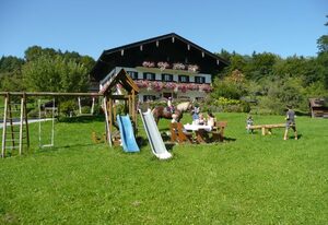 Adlerhof – Ferienwohnung Feichteck mit 2 separaten Schlafzimmern, Wohnküche, Balkon
