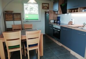 Kleiner Bungalow im Grünen