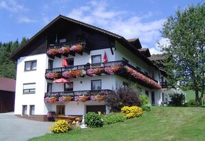 Ferienwohnungen Penzkofer ***** – Ferienwohnung Hirschenstein (43qm) für 4 Personen mit Balkon
