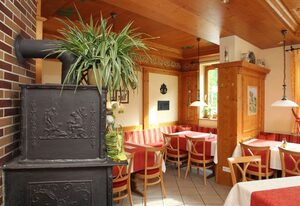 Hotel-Gasthof "Zur Linde" – Juniorsuite mit Wohnzimmer und Balkon