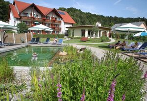 Hotel-Gasthof "Zur Linde" – Juniorsuite mit Wohnzimmer und Balkon