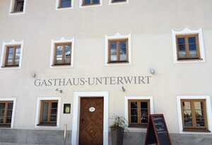 Hotel Gasthaus Unterwirt – Doppelzimmer 1, Dusche/WC, Zugang zur Dachterrasse, 30 qm