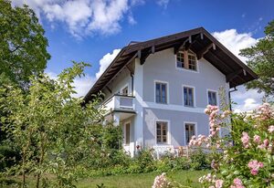 Ferienwohnung Adlmaier – Sonnige Ferienwohnung mit einem Schlafzimmer und Westbalkon
