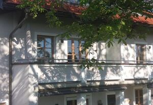Ferienwohnung Adlmaier – Sonnige Ferienwohnung mit einem Schlafzimmer und Westbalkon
