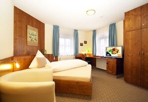 Gasthaus Bonimeier – Doppelzimmer mit Dusche und WC