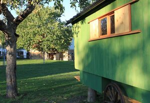 Schäferwagen im Leipziger Neuseenland – Schäferwagen rot