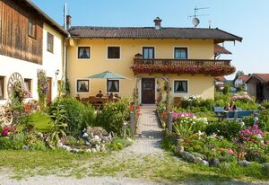 Stefanutti-Hof – Balkonzimmer Nr. 1 - Doppelzimmer im Obergeschoss mit Etagen-Dusche/WC,  Balkon